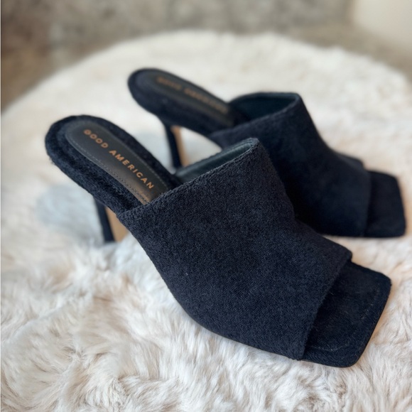 Good American Square Open Toe Pump, Black Terry Cloth, Size 8.5 - Picture 4 of 5